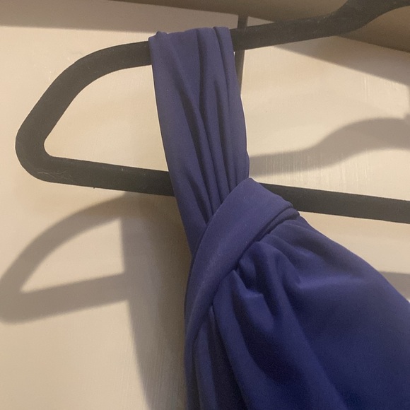 - Lands End one piece swim suit. Built in bra, size 6P, like new. - Picture 4 of 7